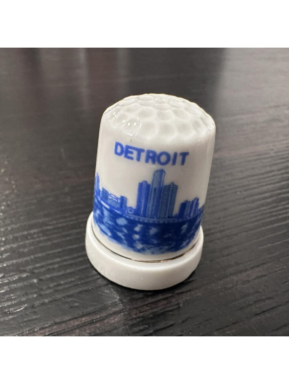Vintage Detroit Michigan Skyline Souvenir Thimble Blue White Gold Trim EUC